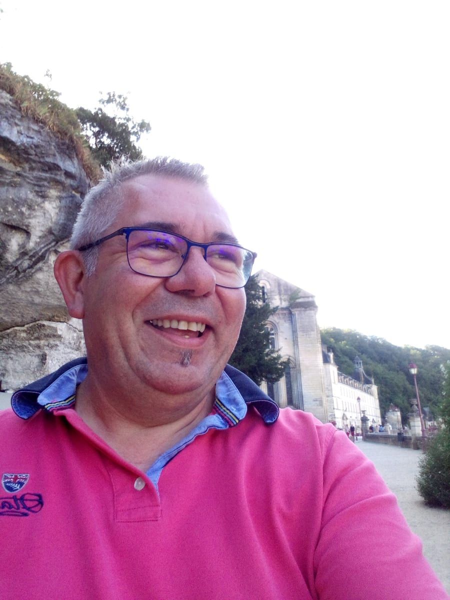 Profil de Dione